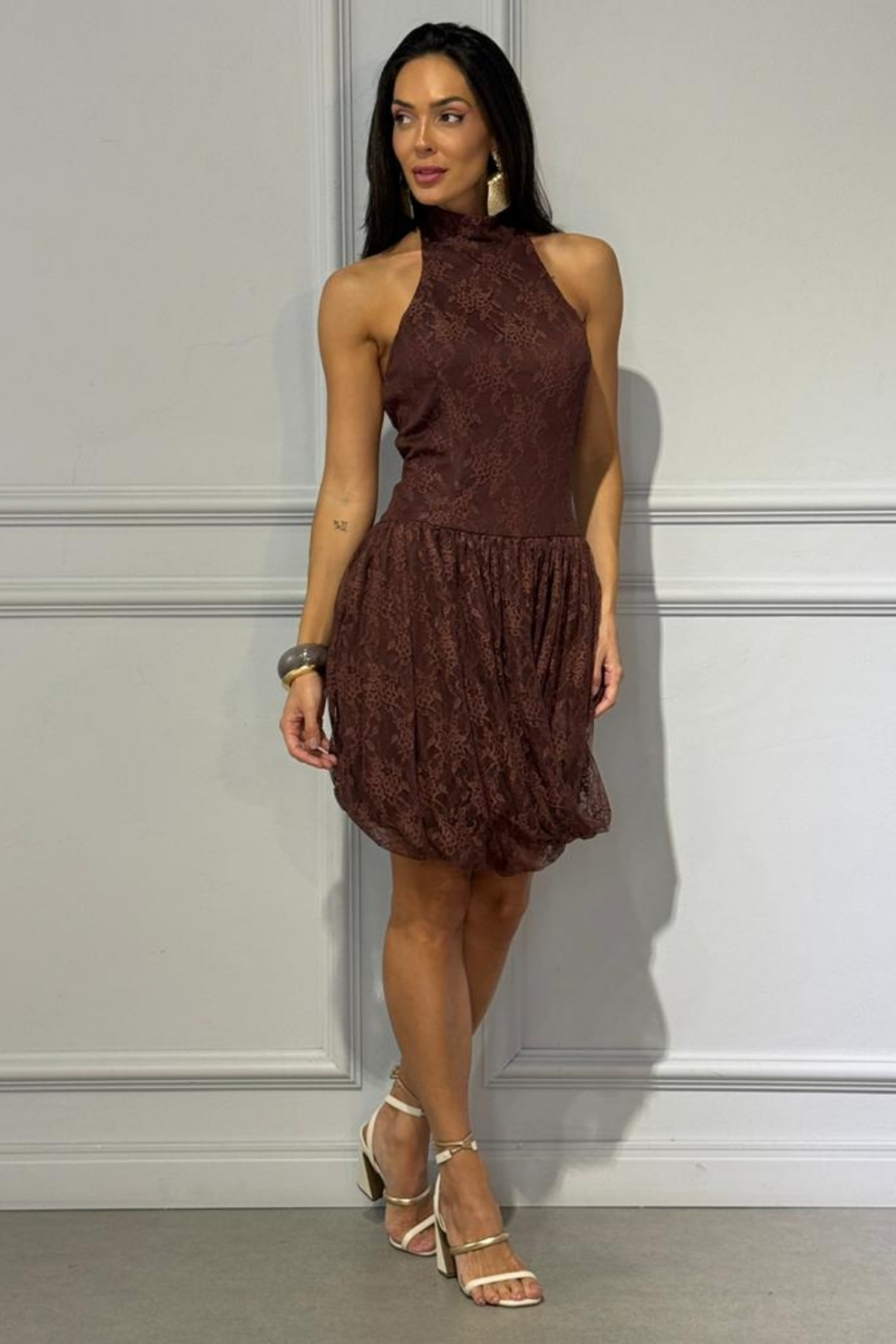VESTIDO CURTO RENDA